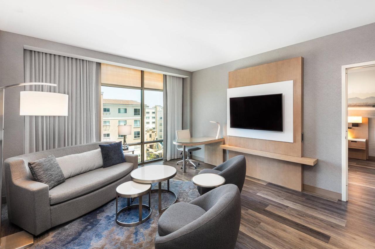 Courtyard By Marriott Los Angeles Monterey Park Buitenkant foto