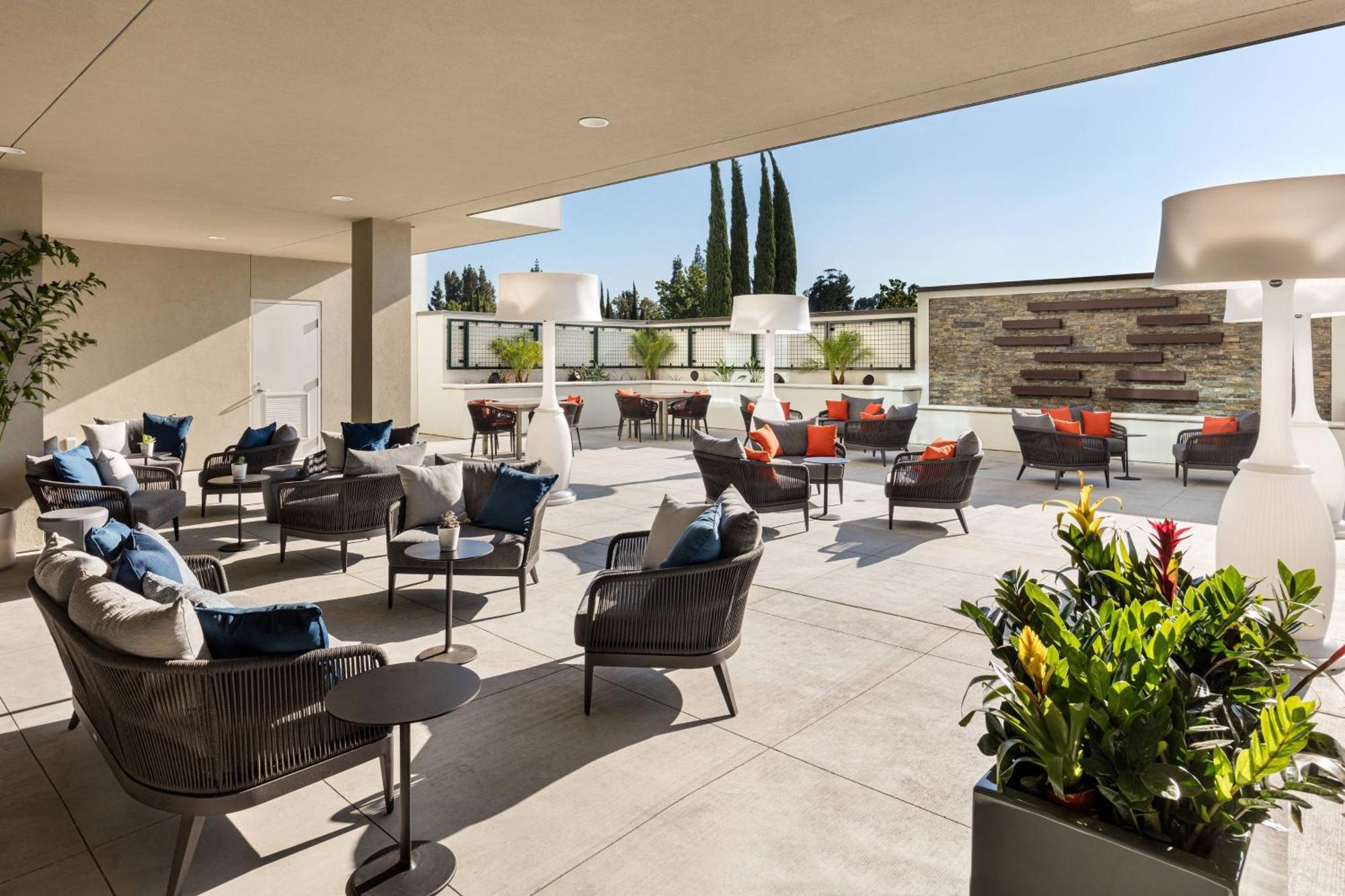 Courtyard By Marriott Los Angeles Monterey Park Buitenkant foto
